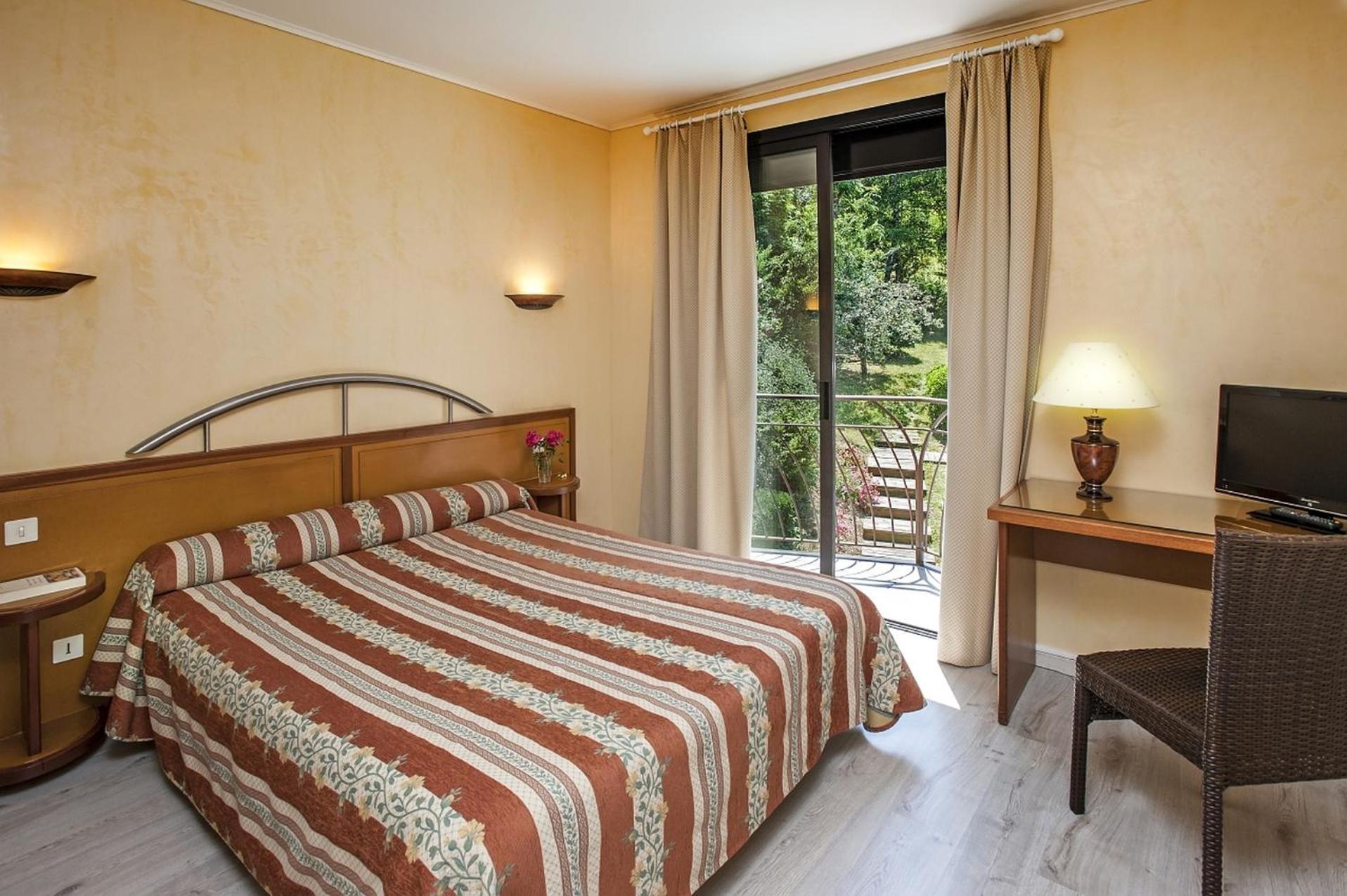 Logis Hotel Restaurant Le Mont Aigoual Мейрей Экстерьер фото